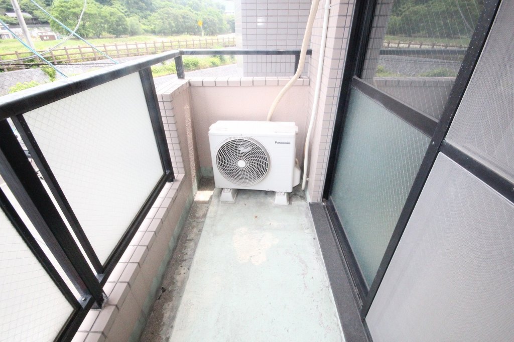拡大写真:高松市郷東町 3階301のベランダ