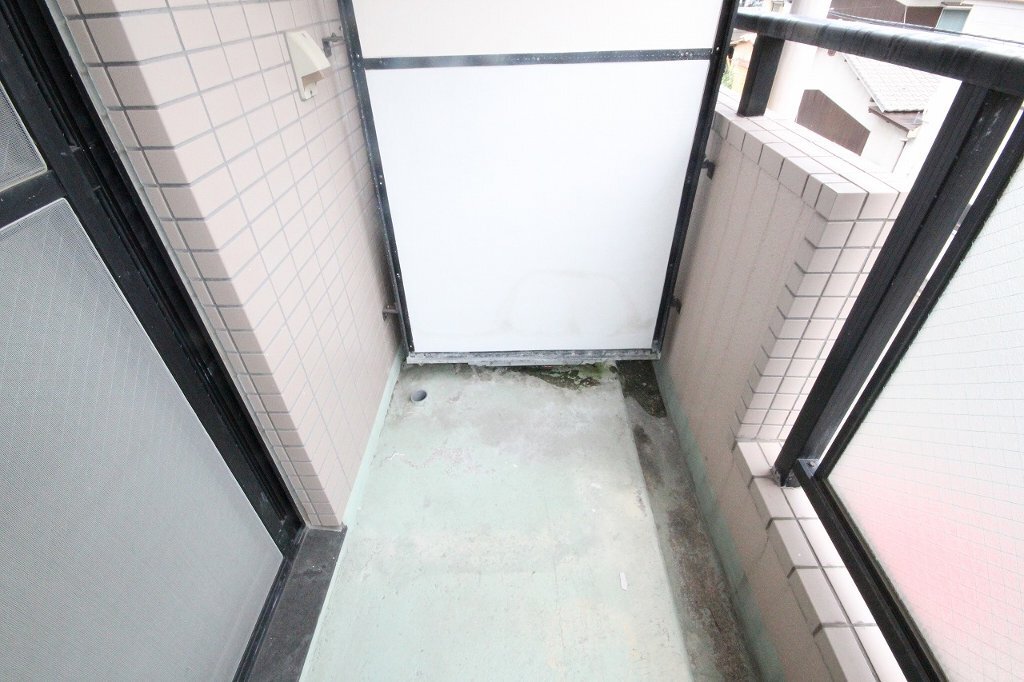 拡大写真:高松市郷東町 3階301の洗濯機置場