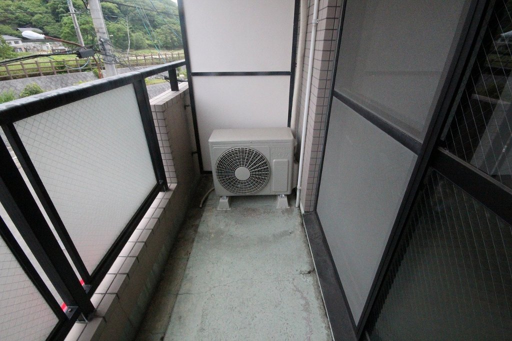 拡大写真:高松市郷東町 3階303のベランダ