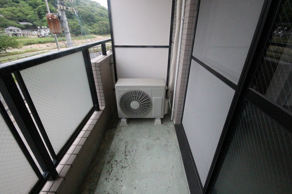 拡大写真:高松市郷東町 4階403のベランダ