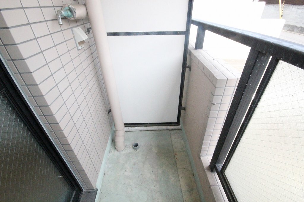 拡大写真:高松市郷東町 4階403の洗濯機置場