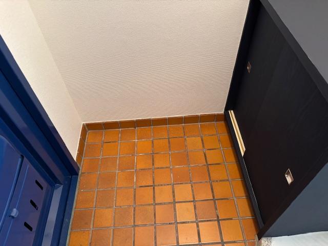 拡大写真:高松市田村町 2階201の玄関