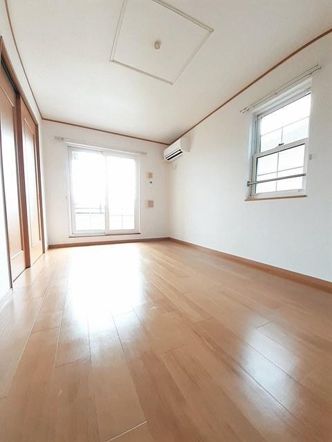 拡大写真：観音寺市三本松町１丁目 2階201のリビング
