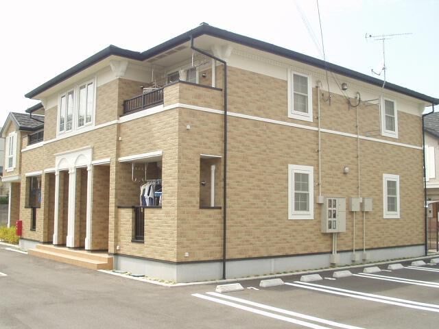 拡大写真：観音寺市三本松町１丁目 2階201の外観写真（昼）