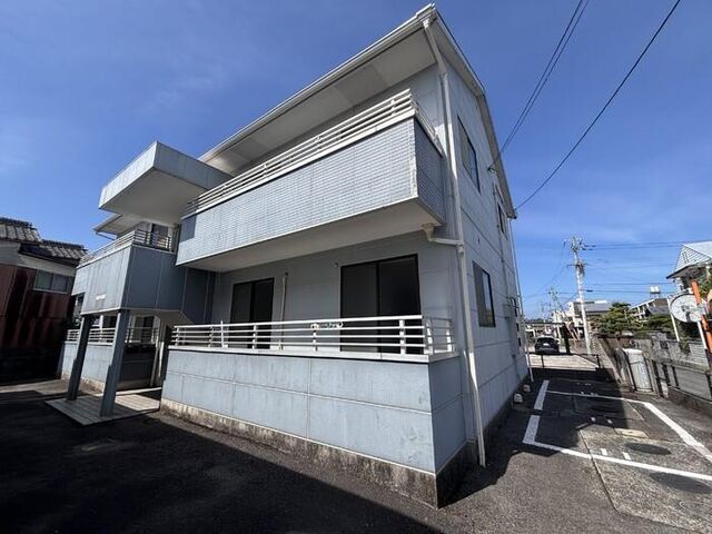 拡大写真：観音寺市植田町 2階2-2の外観写真（昼）