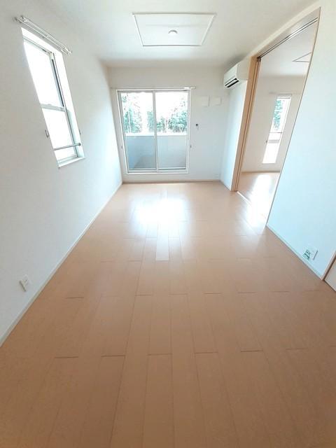 拡大写真:観音寺市柞田町 2階202のリビング