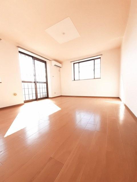 拡大写真:仲多度郡多度津町大字道福寺 2階201のリビング