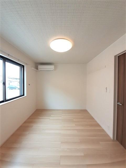 拡大写真:観音寺市柞田町 1階104の寝室