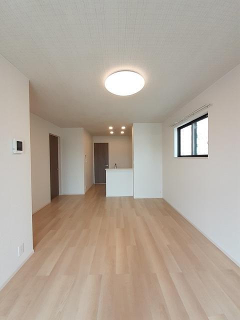 拡大写真:観音寺市柞田町 1階104のリビング