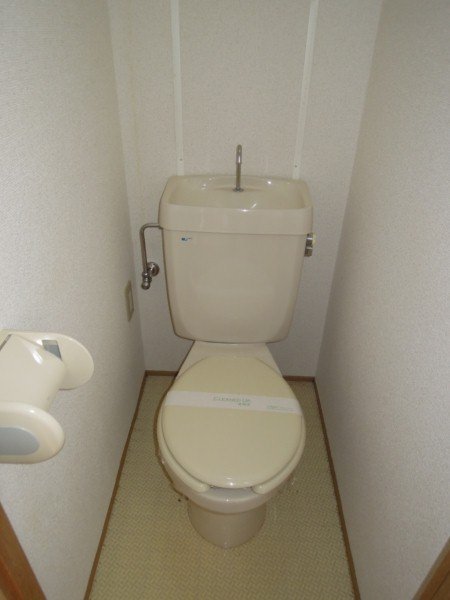 拡大写真：セルティア東貝塚 2階206のトイレ