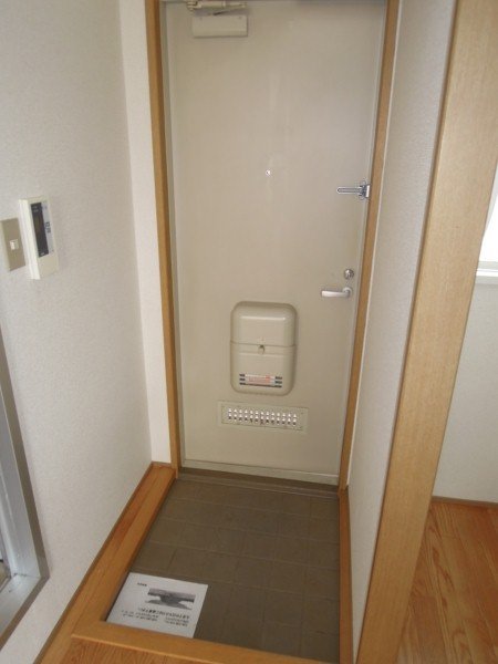 拡大写真：セルティア東貝塚 2階206の玄関