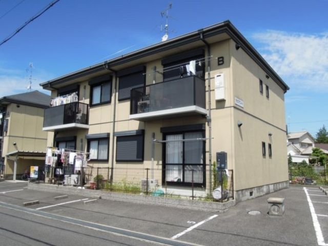 拡大写真：セピアコート 1階A101の外観写真（昼）