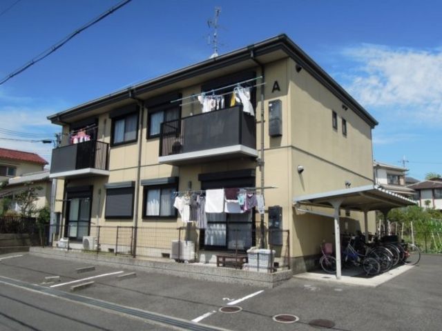 拡大写真：セピアコート 1階A101の外観写真（昼）