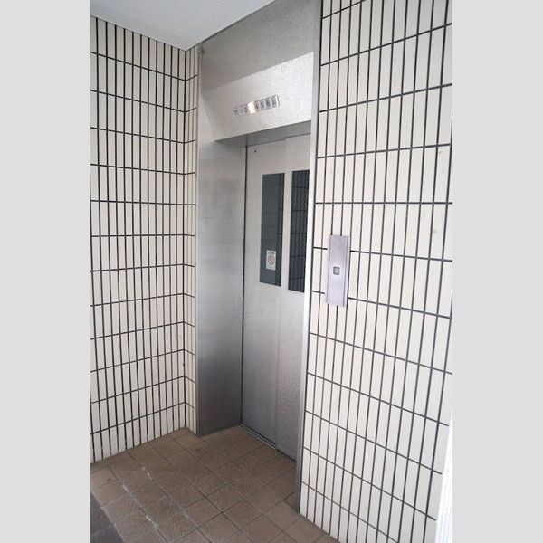 拡大写真:シャトークレール 2階205の共有部分