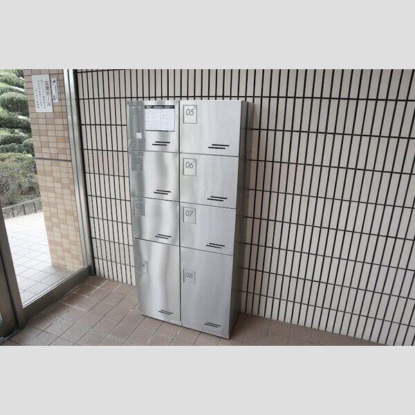 拡大写真:シャトークレール 2階205の宅配BOX