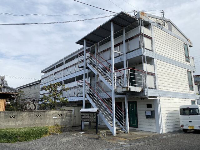 拡大写真：Mhouse 2階206の外観写真（昼）
