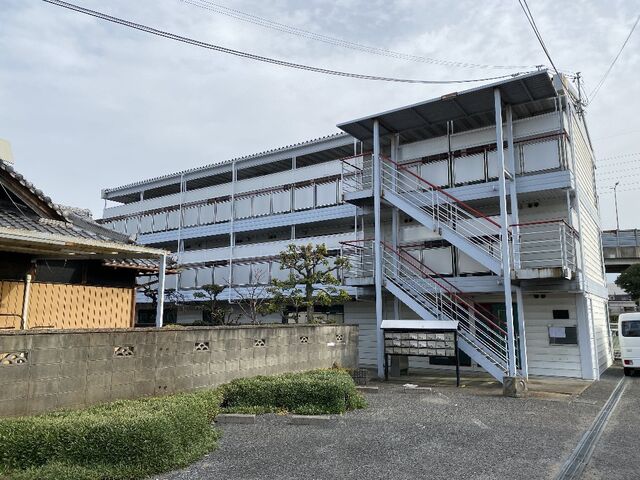 拡大写真：Mhouse 2階206の外観写真（昼）
