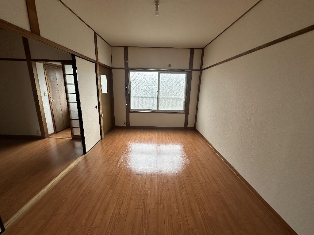 拡大写真：高月マンション 2階202の室内