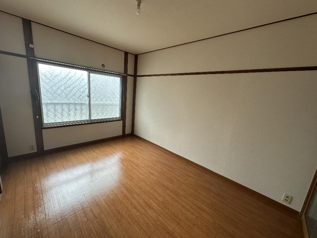 拡大写真：高月マンション 2階202の室内