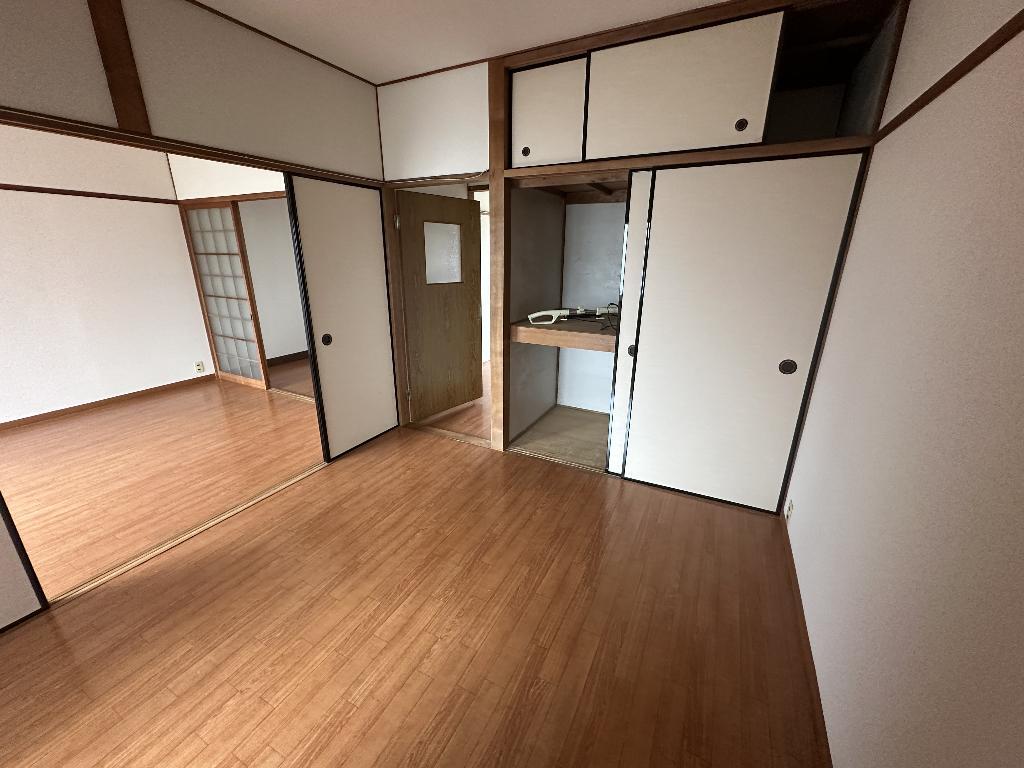 拡大写真：高月マンション 2階202の室内