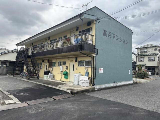 拡大写真：高月マンション 2階202の外観写真（昼）