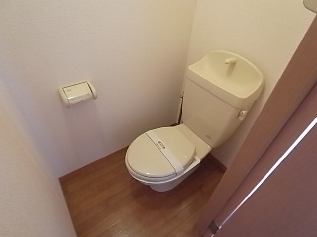 拡大写真:セジュールシャトレー A棟 1階0101のトイレ