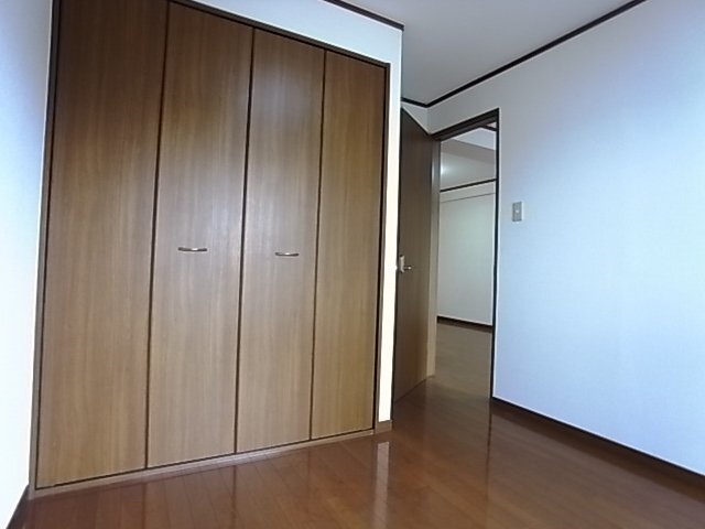 拡大写真：新栄プロパティ羽曳が丘 3階301の室内
