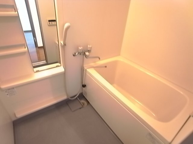 拡大写真：新栄プロパティ羽曳が丘 3階301のバス