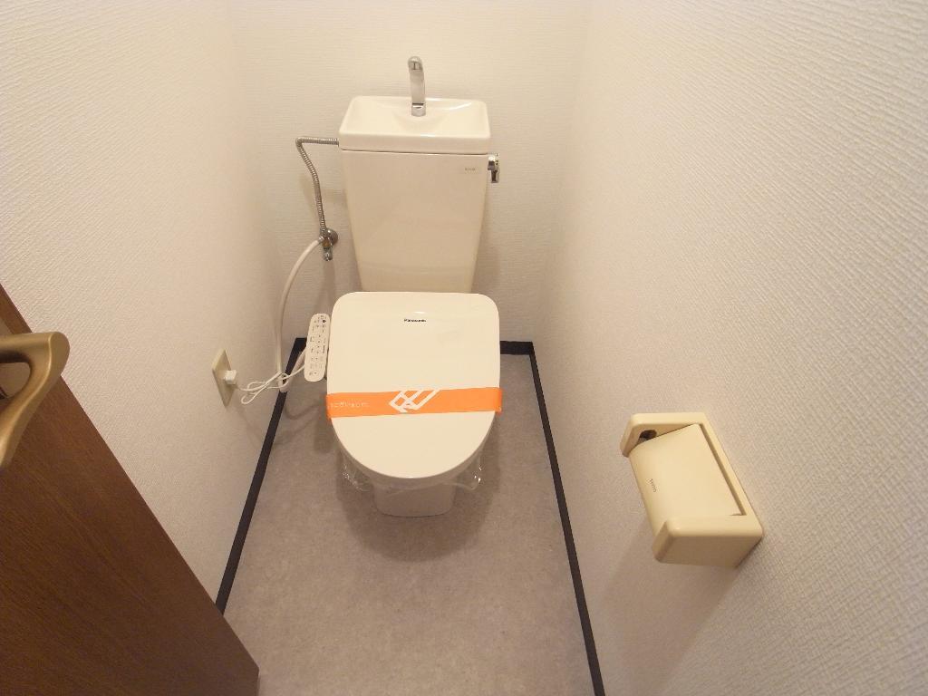 拡大写真：シティ城山 4階0402のトイレ