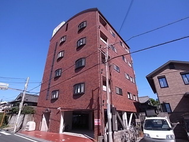 拡大写真：シティ城山 4階0402の外観写真（昼）