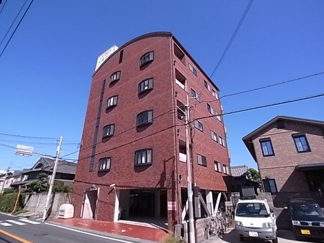 拡大写真：シティ城山 4階0402の外観写真（昼）