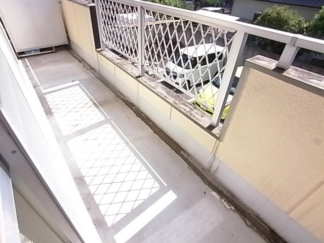 拡大写真：ウィングヒルズ羽曳野 2階0202のベランダ