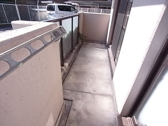 拡大写真：ビィラソレイユ 2階206のベランダ