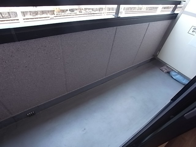 拡大写真：トウロワエトワール 1階0102のベランダ