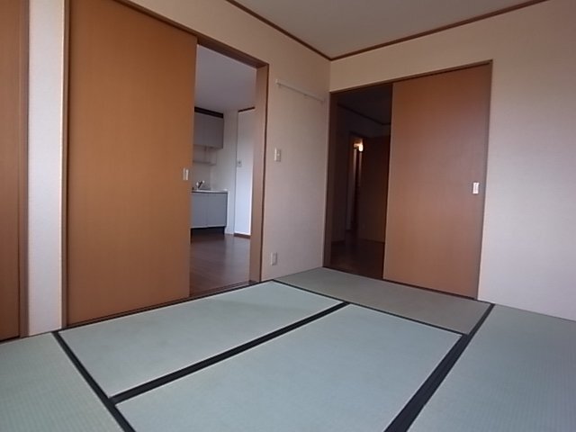 拡大写真：トウロワエトワール 1階0102の室内