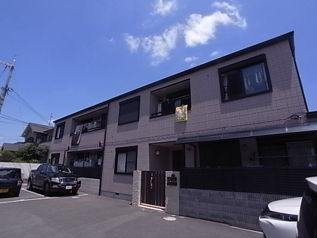 拡大写真：トウロワエトワール 1階0102の外観写真（昼）