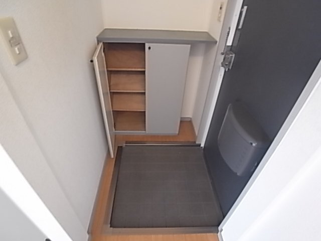 拡大写真：ライゼックス藤ヶ丘 2階B0201の玄関