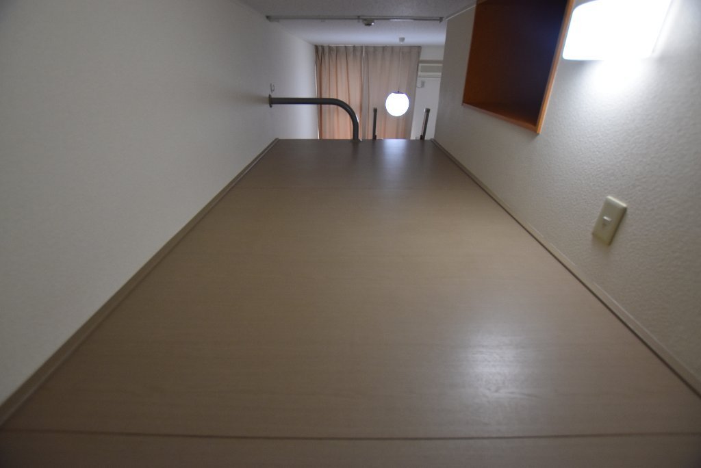 拡大写真：レオパレス本町 2階205のロフト
