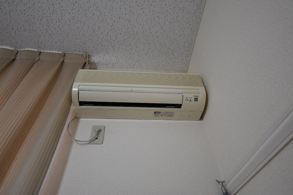 拡大写真：レオパレス本町 2階205のエアコン