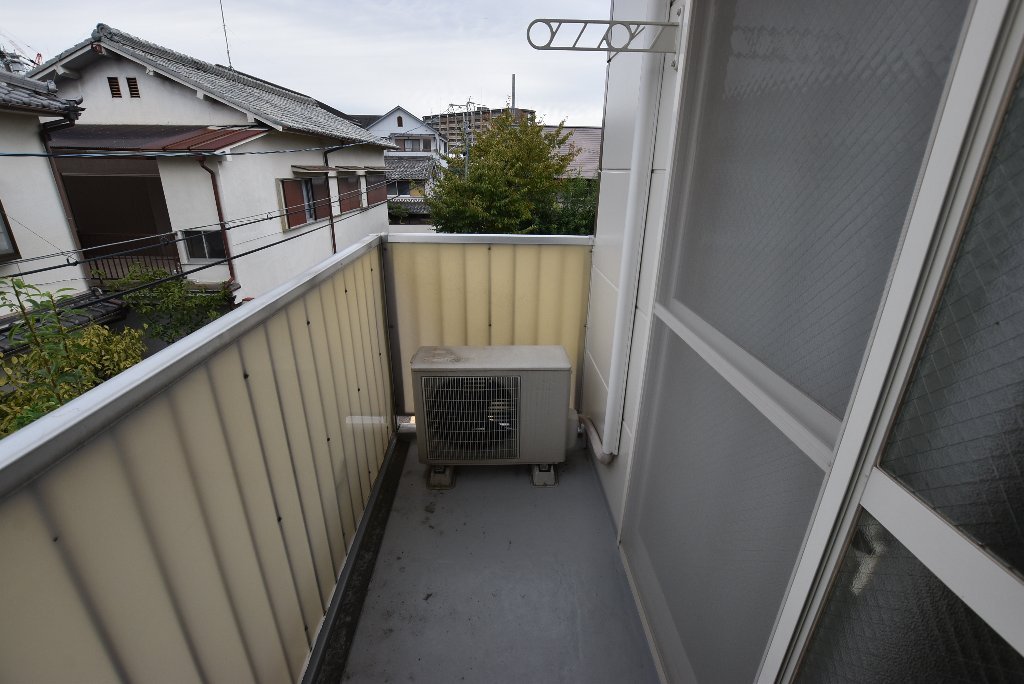 拡大写真：レオパレス本町 2階205のベランダ