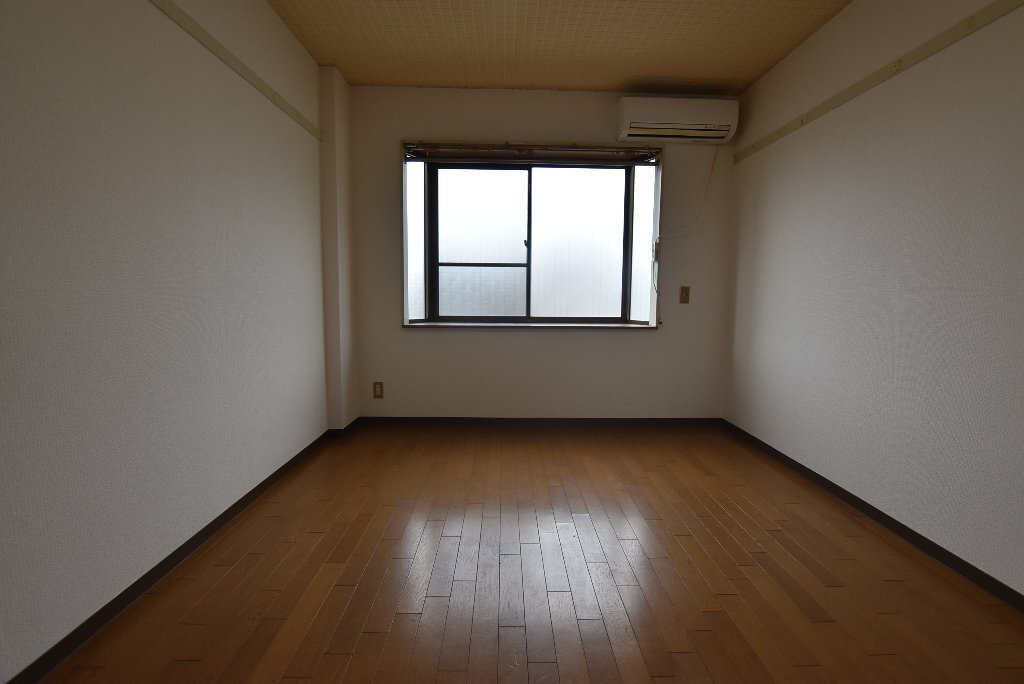 拡大写真：シティライフ柏原 2階207のリビング
