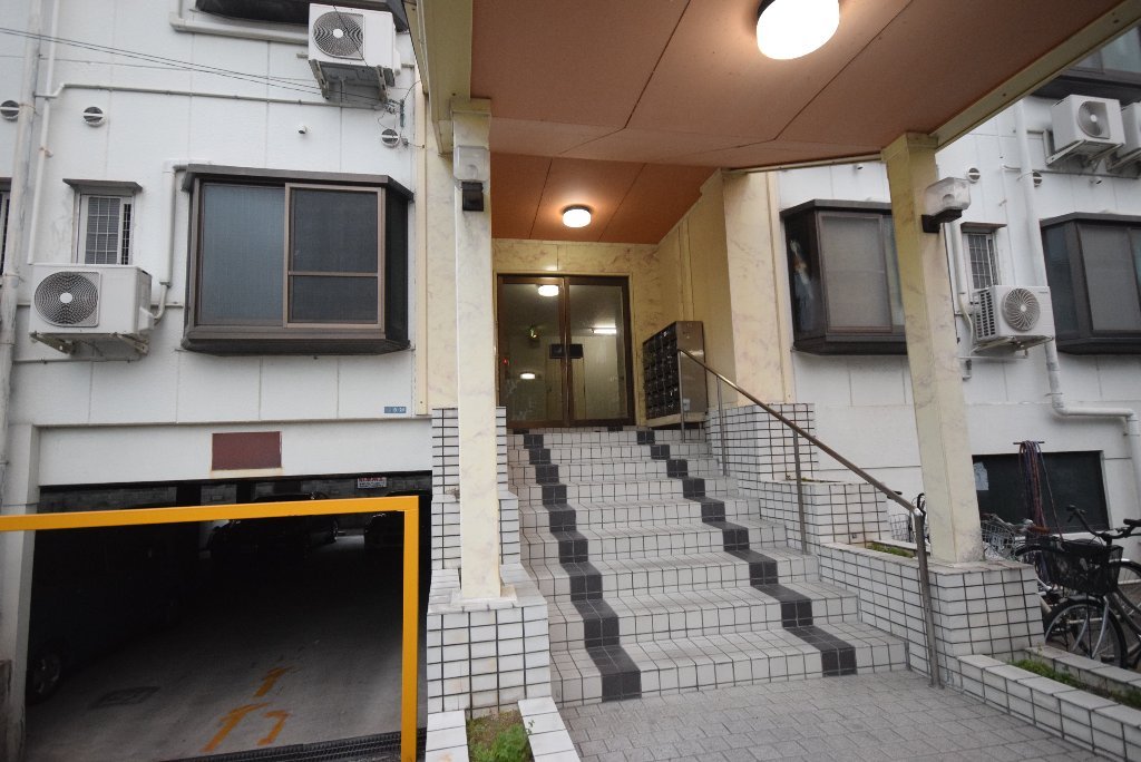 拡大写真：ロイヤル柏原 3階321の共有部分