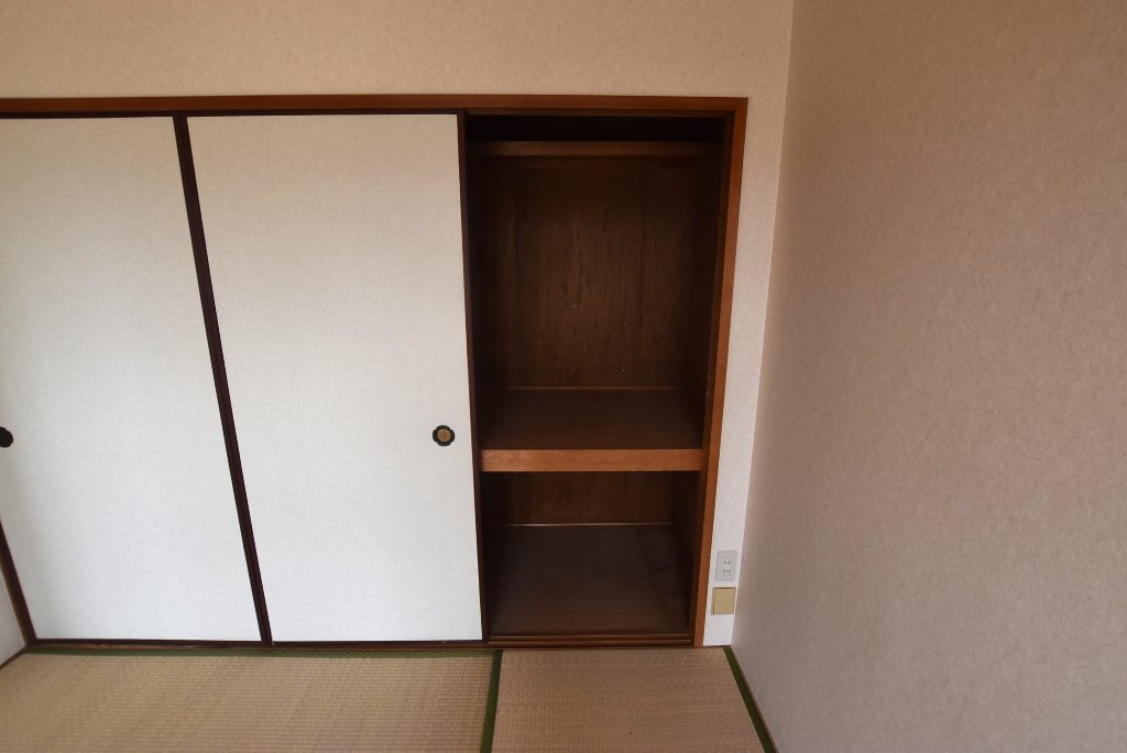 拡大写真：グランドハイツ杉田Ⅰ 3階301の収納
