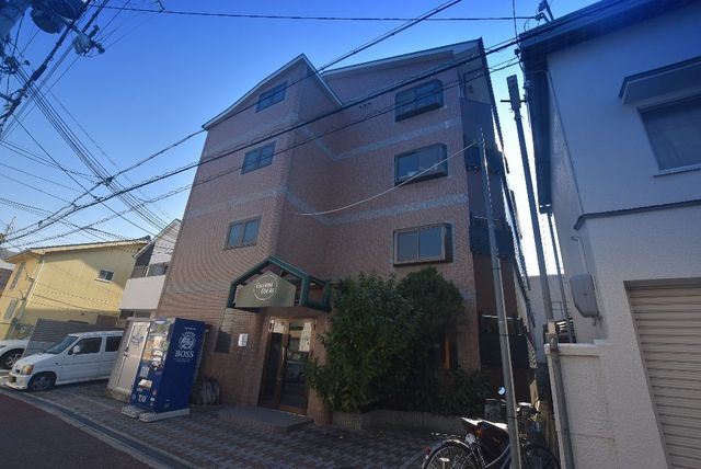 拡大写真：シャルムコート 3階306の外観写真（昼）