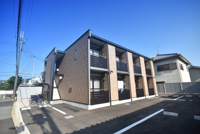 拡大写真：レオネクスト国分サンシャインⅡ 2階204の外観写真（昼）