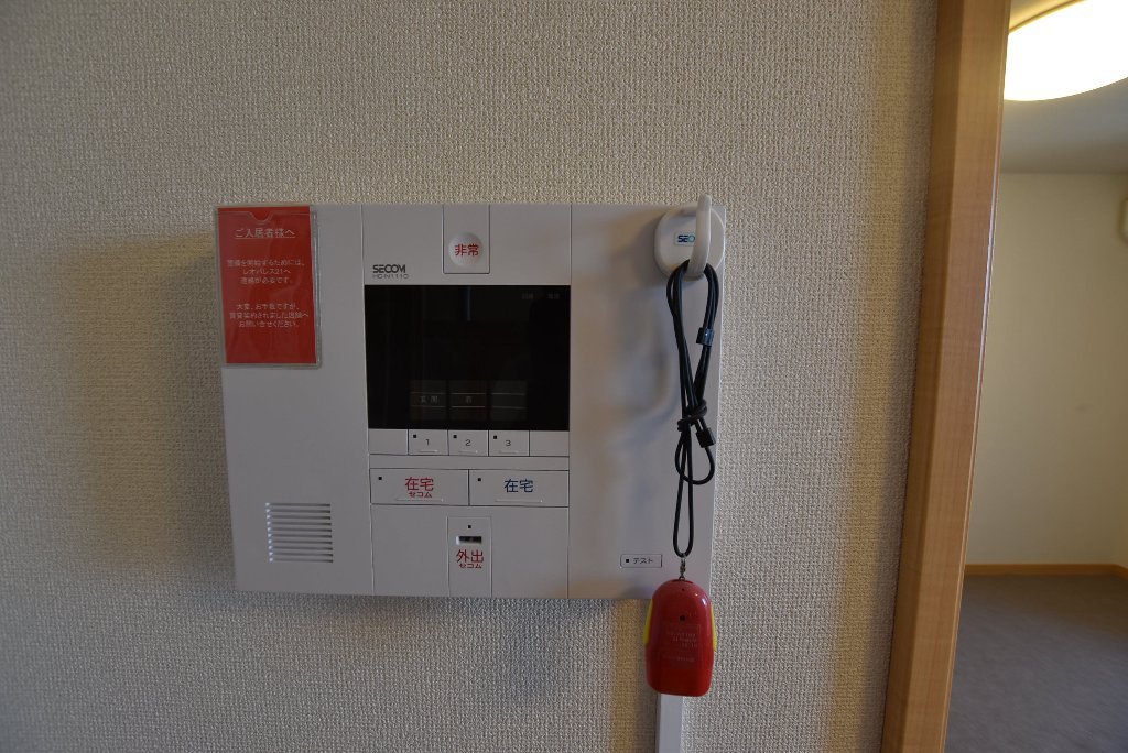 拡大写真：レオパレスライズ　フリー 4階404のセキュリティ