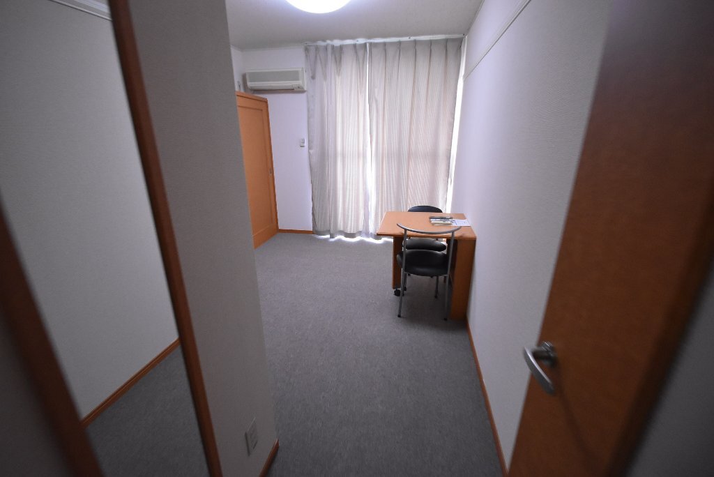 拡大写真：レオパレスグリチーネ 2階214の室内