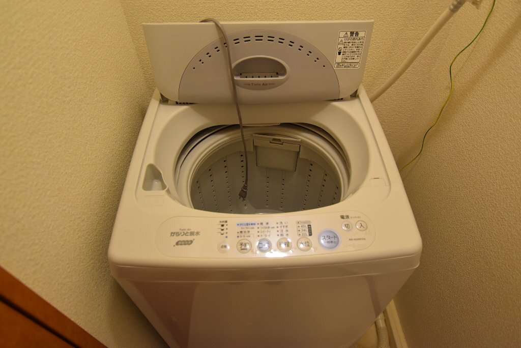 拡大写真：レオパレスラ・フォーレⅡ 2階202の洗濯機