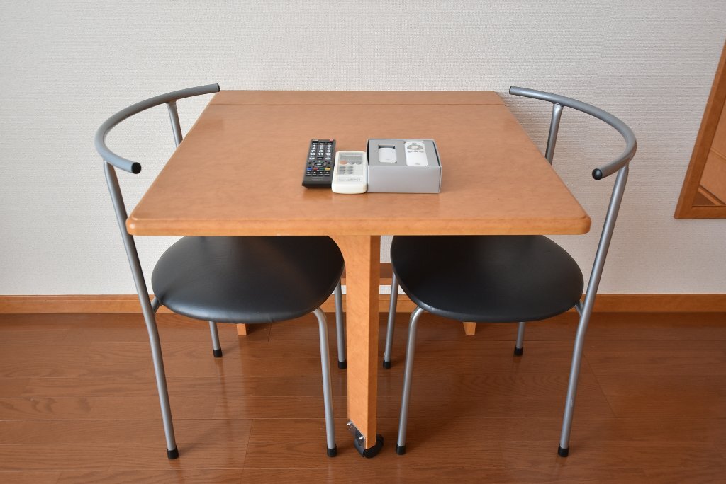 拡大写真：レオパレス東山本 1階106の家具