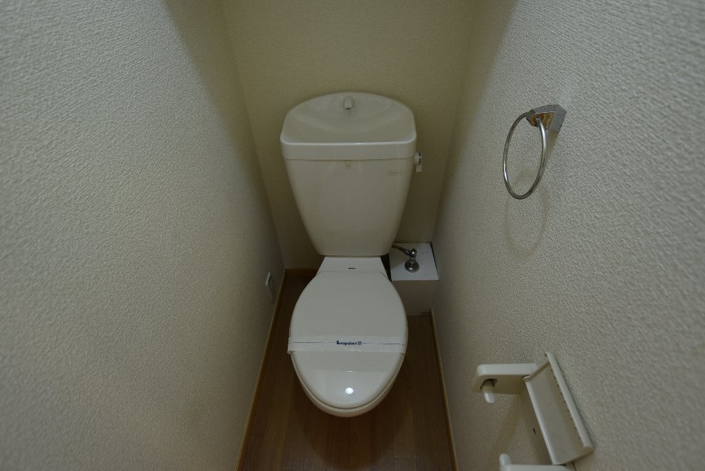 拡大写真：レオパレスアベンタ楽音寺 1階102のトイレ